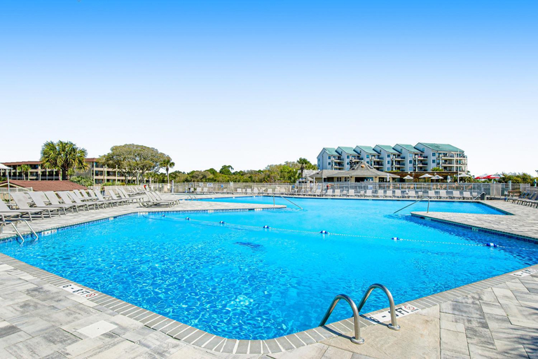 Others 4, HH Beach & Tennis 158B, Beaufort