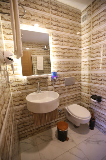 Bathroom 5, Senyor Garden Hotel, Fatih