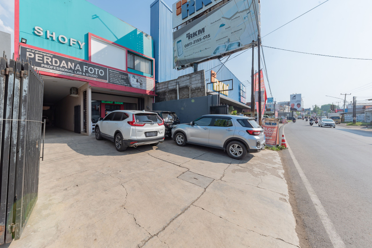 Exterior & Views, RedDoorz Syariah near Exit Toll Subang, Subang