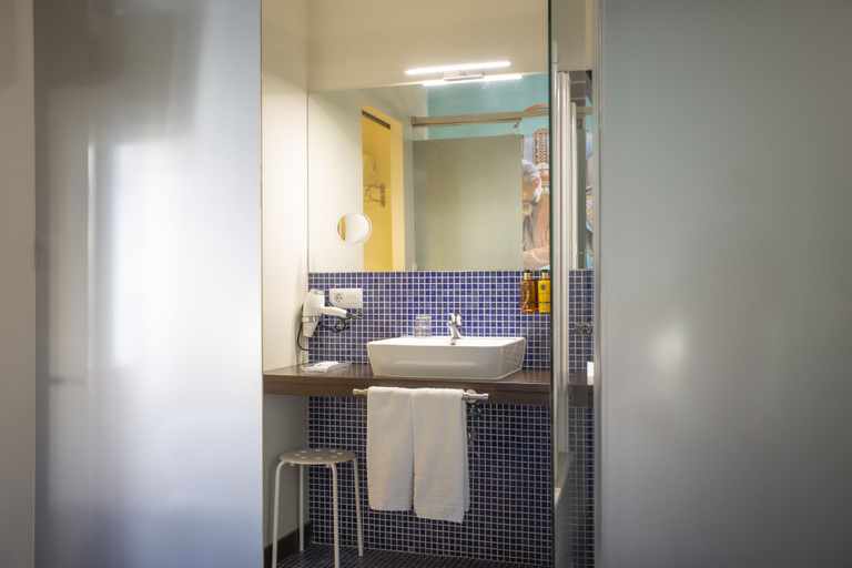 Bathroom 5, Casual Ilbira Granada Hotel by Casual Hoteles, Granada