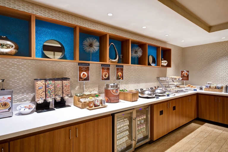 Food & Drinks 3, SpringHill Suites by Marriott Baltimore BWI Airport, Anne Arundel
