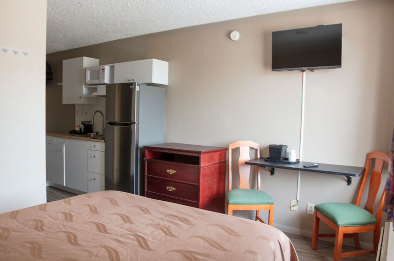 Others 5, All Stay Suites, Division No. 13