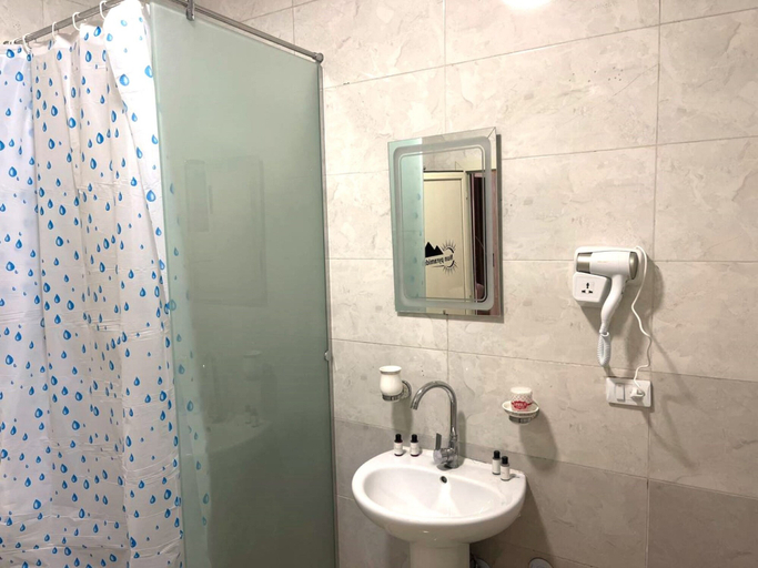 Bathroom 4, Nun Pyramids INN, Unorganized in Al Jizah