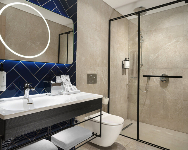 Bathroom 4, Crowne Plaza ISTANBUL - ORTAKOY BOSPHORUS, Beşiktaş
