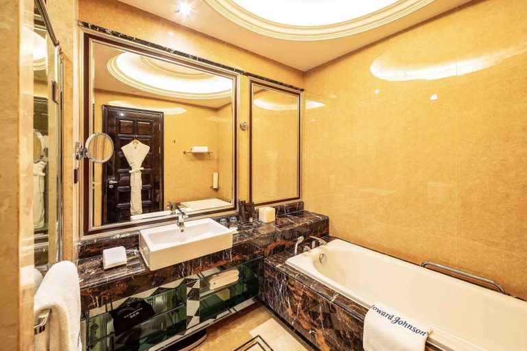 Bathroom 4, Howard Johnson Agile Plaza Chengdu, Chengdu