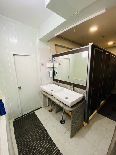 Bathroom 3, Homestay - Hostel, Delhi