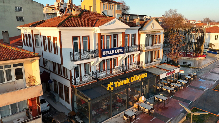 Exterior & Views