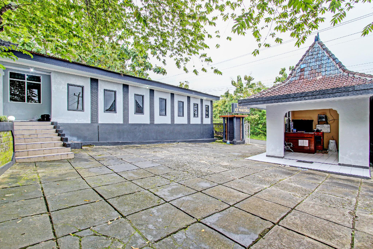 Exterior & Views 1, OYO 92287 Hotel Aji Mantoro, Wonogiri