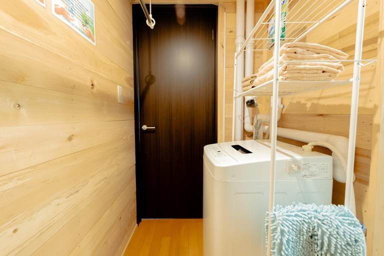 Bathroom 3, Furano Farm Resort: Rustic Charm & Starry Nights, Furano