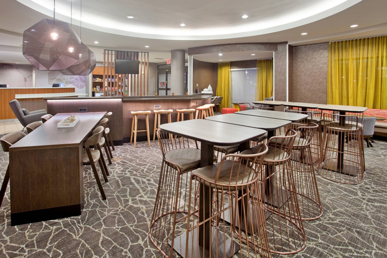 Food & Drinks 5, SpringHill Suites by Marriott Wichita East at Plazzio, Sedgwick