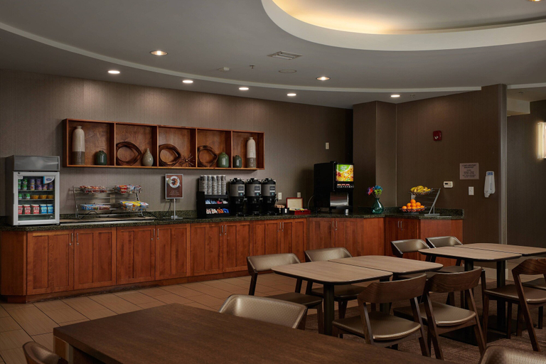 Food & Drinks 4, SpringHill Suites by Marriott Baton Rouge North/Airport, East Baton Rouge