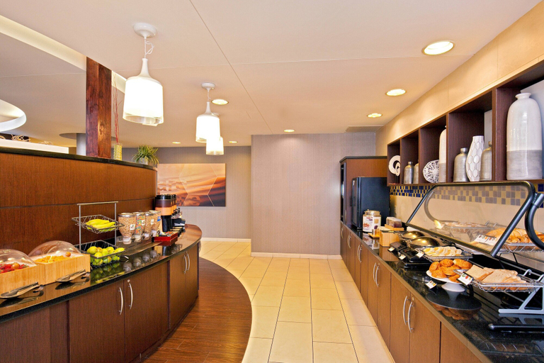 Food & Drinks 4, SpringHill Suites by Marriott Chesapeake Greenbrier, Chesapeake