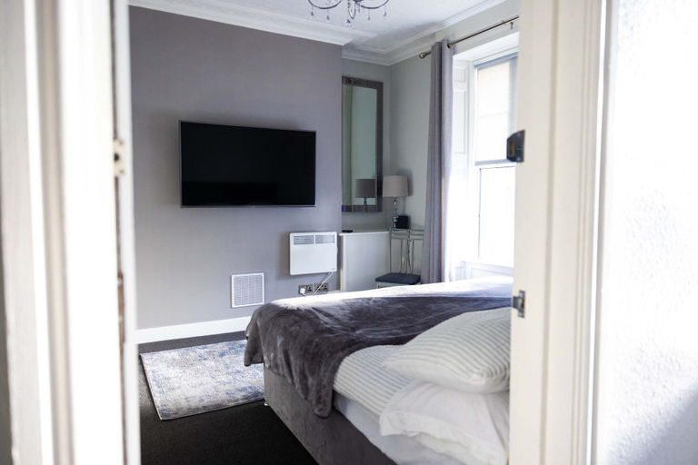 Bathroom 3, Cozy Place, Sefton
