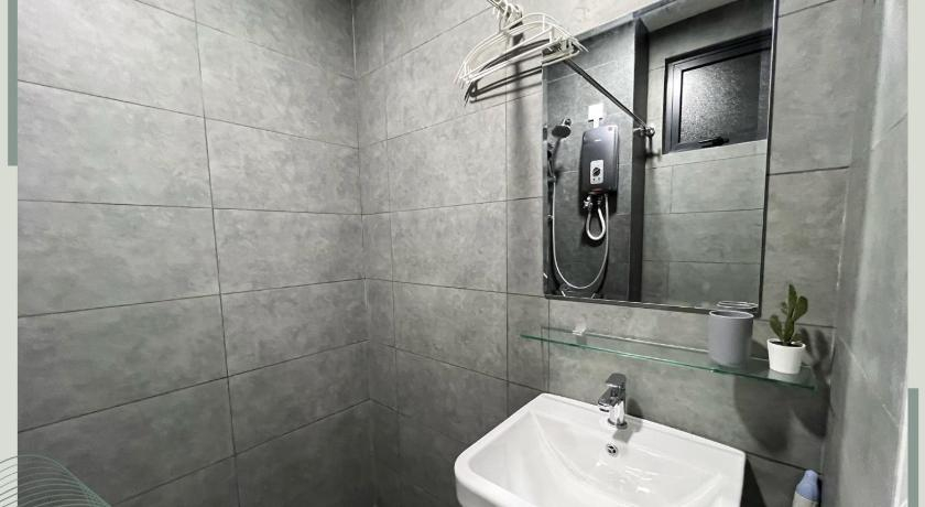 Bathroom 4, Neu Suites 006 B, Kuala Lumpur