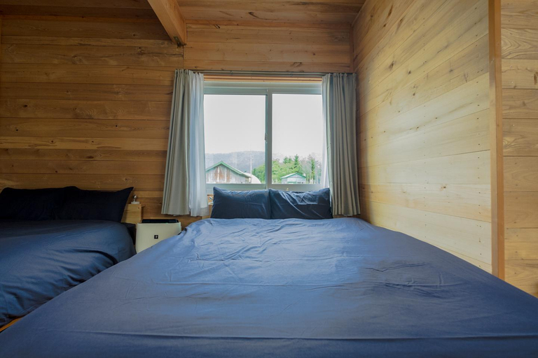 Bedroom 2, Furano Farm Resort: Rustic Charm & Starry Nights, Furano