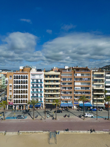 Exterior & Views 2, Almirall Apartaments, Girona