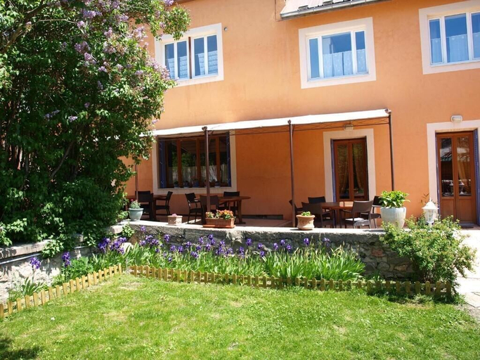 Exterior & Views 2, Auberge de l'Echauguette, Hautes-Alpes
