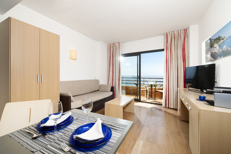 Bedroom 4, Almirall Apartaments, Girona