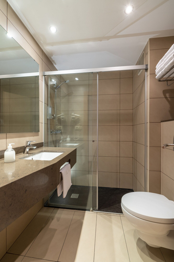 Bathroom 4, Almirall Apartaments, Girona
