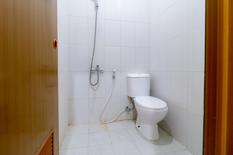 Bathroom, Limo Depok Residence RedPartner, Depok