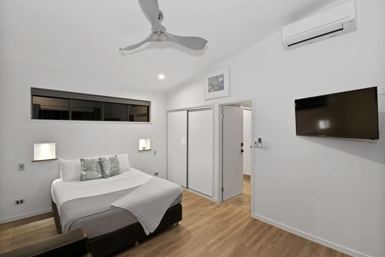 Bedroom 3, Villa Thirty One - Balinese inspired Escape, Cairns