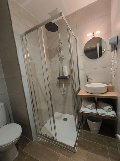 Bathroom 5, Amaryllis Hotel, Alpes-Maritimes
