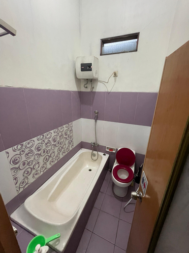 Bathroom 10