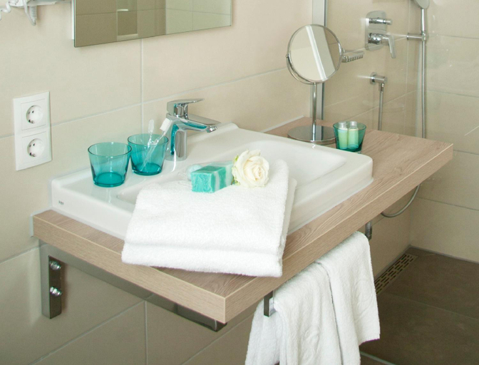 Bathroom 3, Hotel Claro Garni, Erding