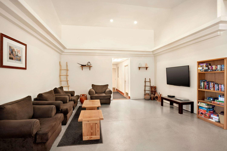 Public Area 2, Oak Tree Inn Guernsey, Platte