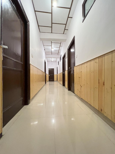 Public Area 3, Hotel Cloud Hills, Kangra