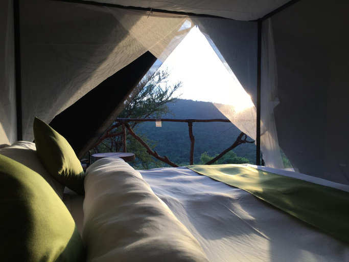 Bedroom, Pembeni Rhotia, Karatu