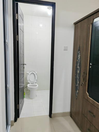 Bathroom, Sweet Villa House in the City near Sudirman, Pekanbaru
