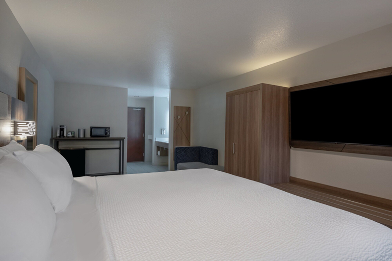 Bedroom 30