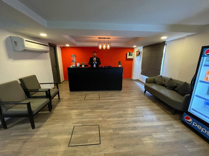 Food & Drinks 3, Saltstayz Express - Golf Course Road & DLF Phase-1, Gurgaon