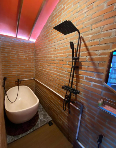 Bathroom 2, Tropical House and Mini Golf (Syariah), Sleman