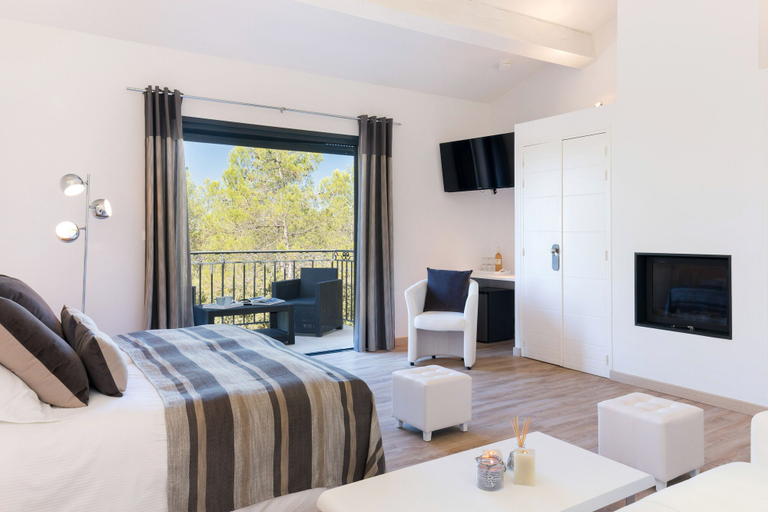 Bedroom 4, Les chambres du Château Rasque, Var