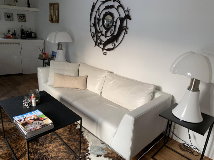 Others 5, Place To Be, Naarden