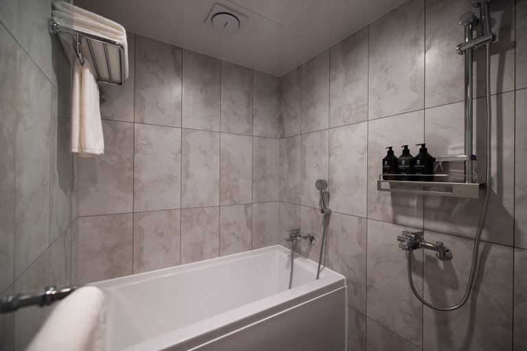 Bathroom 5, Kensington Resort Jeju Jungmun, Seogwipo