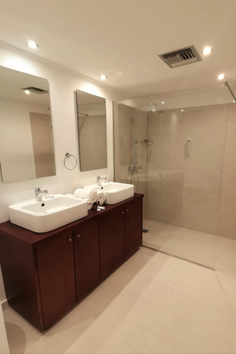 Shower 3, Helion Apartments, Ionian Islands