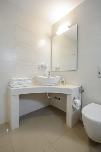 Bathroom 4, Sun Beach Hotel, South Aegean
