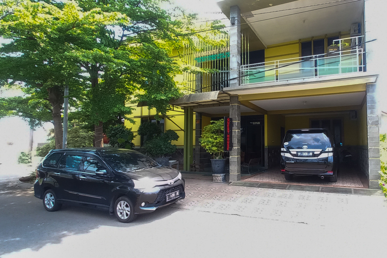 Exterior & Views 2, RedDoorz Syariah near Bypass Krian, Sidoarjo
