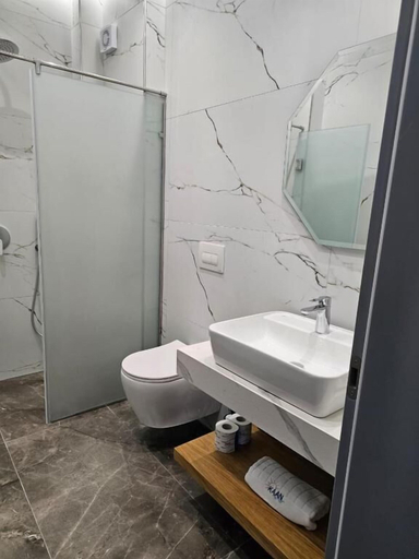 Others 4, KAAN Hotel, Vlorës