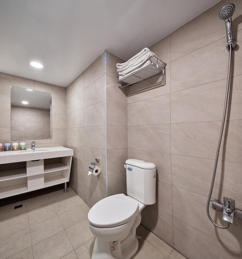 Bathroom 4, Una Baby Hotel, Pingtung