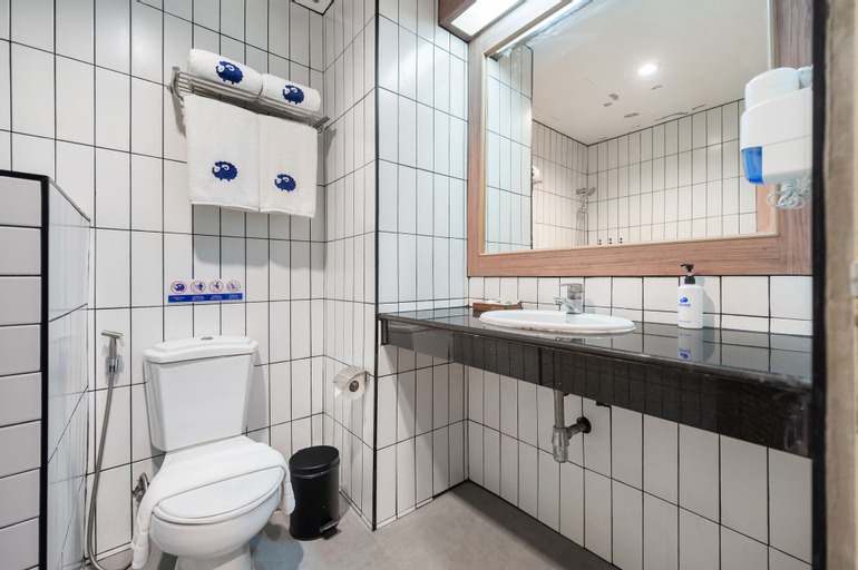 Bathroom 6