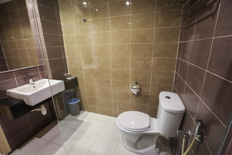 Bathroom 8
