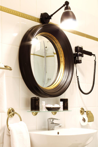 Bathroom 4, Milford Suites Budapest, Budapesti