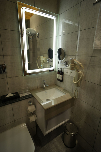 Bathroom 3, Regenta Resort Sakleshpur, Hassan