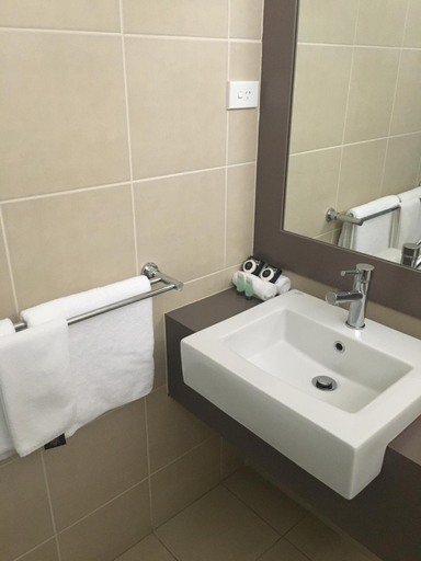 Bathroom 2, Southgate, Shepparton
