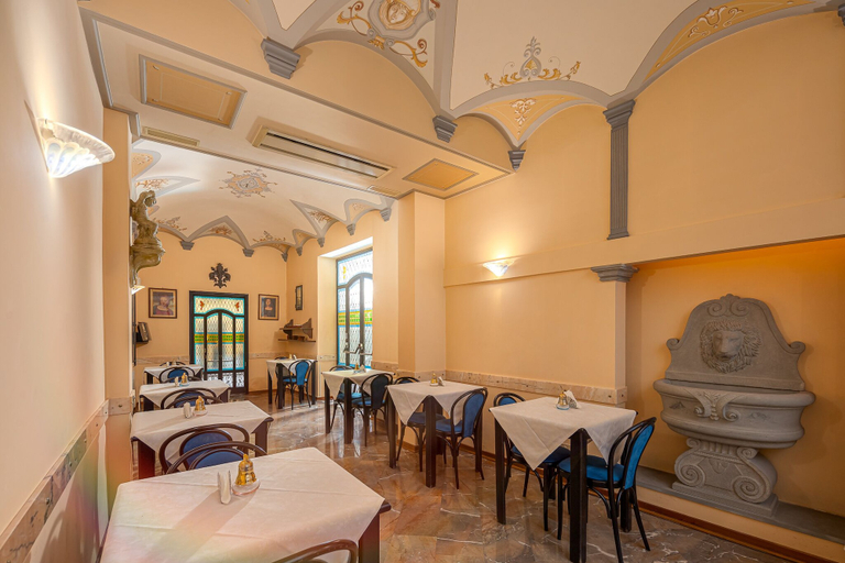 Food & Drinks 5, Hotel City, Florence