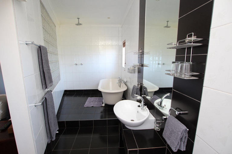 Bathroom 4, Wailana lodge, Ugu